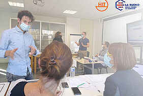 Réunion de présentation de la plateforme La Ruche en décembre 2021 - Agrandir l'image, fenêtre modale